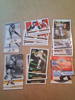 Mario Lemieux Hockey Card Lot - Black, White, Yellow